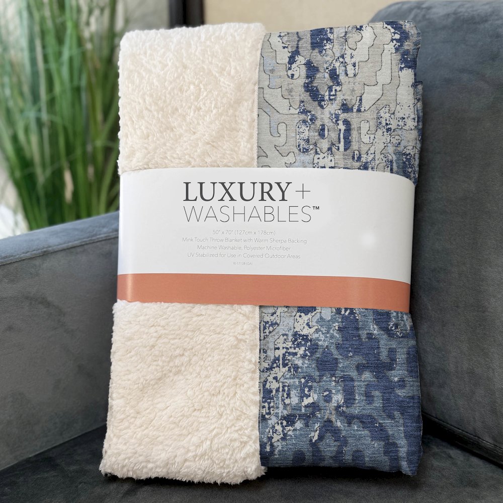 Premium Machine Washable ASB864 Navy 50" x 70" Sherpa Throw Blanket. Picture 3