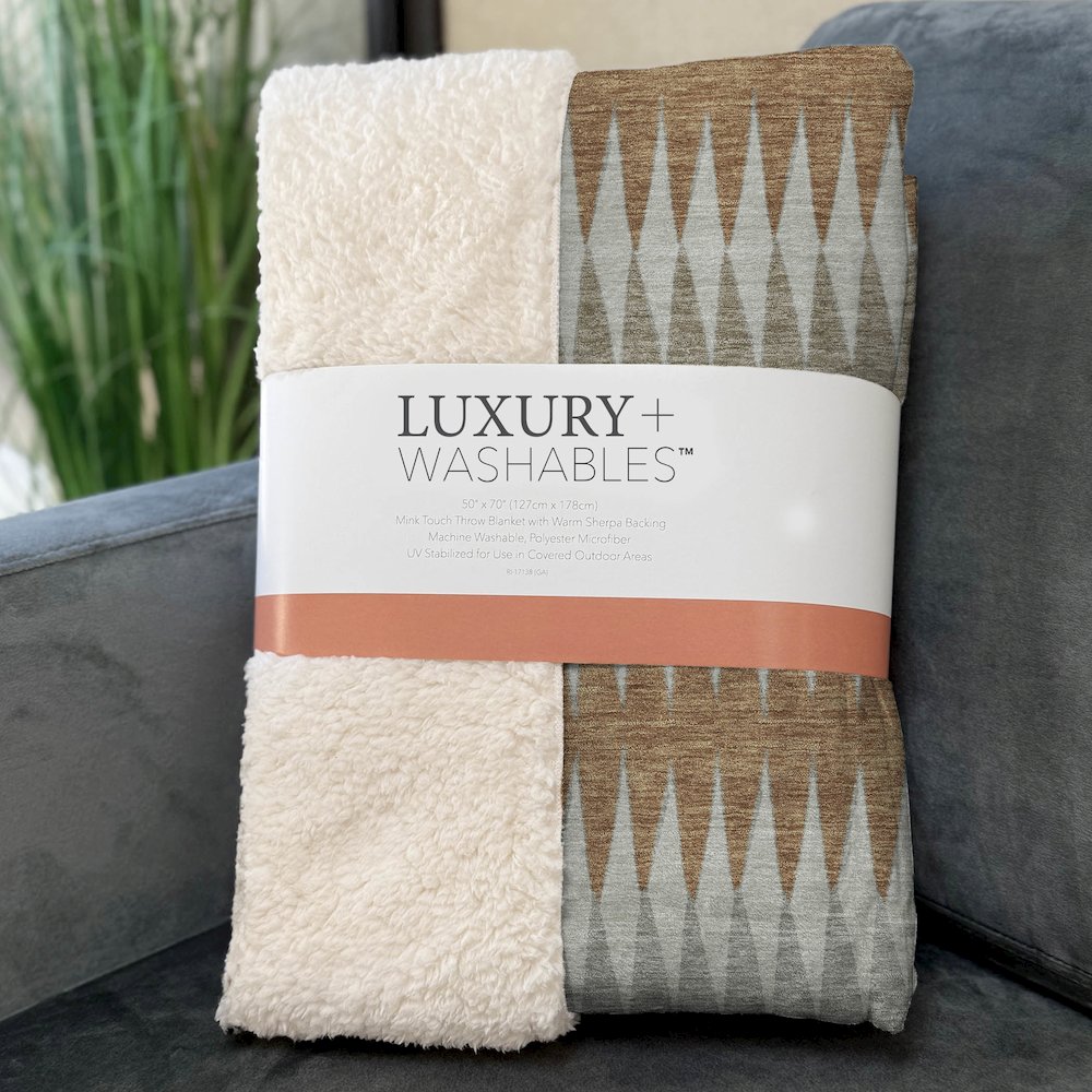 Premium Machine Washable ASB867 Paprika 50" x 70" Sherpa Throw Blanket. Picture 3
