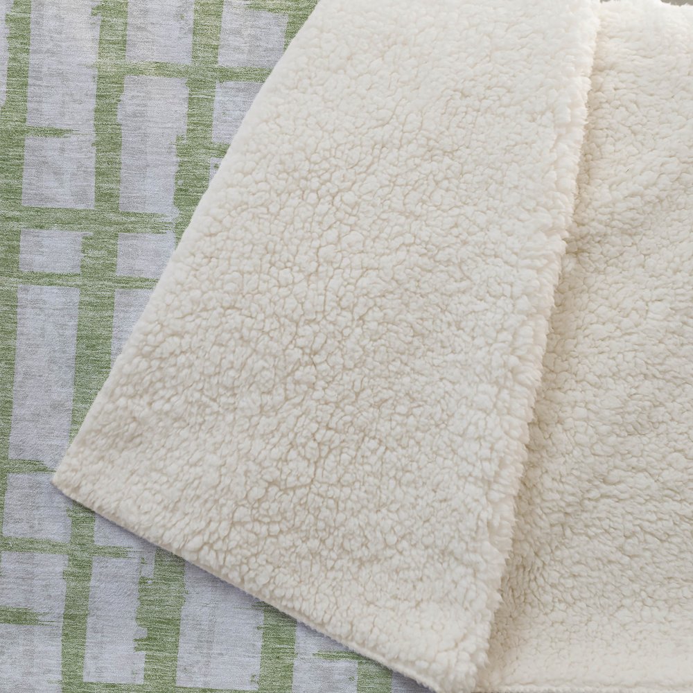 Premium Machine Washable ASB872 Green 50" x 70" Sherpa Throw Blanket. Picture 2
