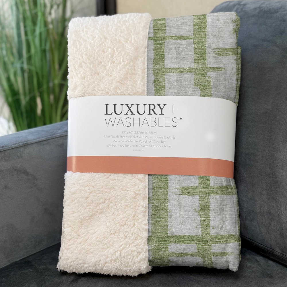 Premium Machine Washable ASB872 Green 50" x 70" Sherpa Throw Blanket. Picture 3