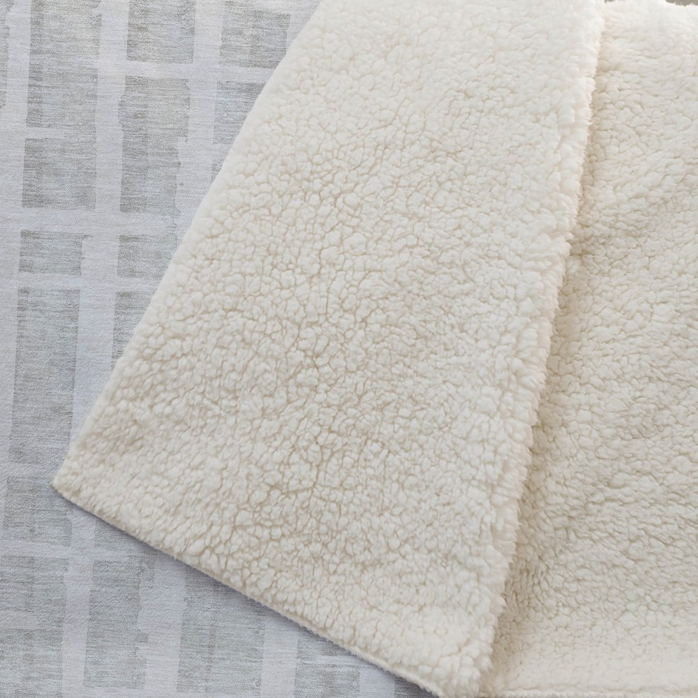 Premium Machine Washable ASB872 Ivory 50" x 70" Sherpa Throw Blanket. Picture 2