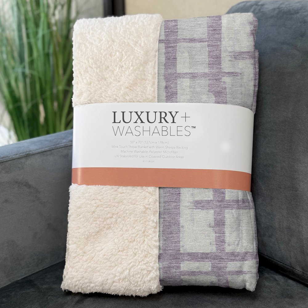Premium Machine Washable ASB872 Lavender 50" x 70" Sherpa Throw Blanket. Picture 3
