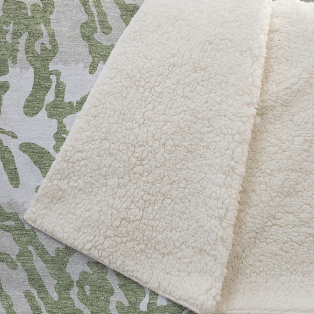 Premium Machine Washable ASB873 Green 50" x 70" Sherpa Throw Blanket. Picture 2