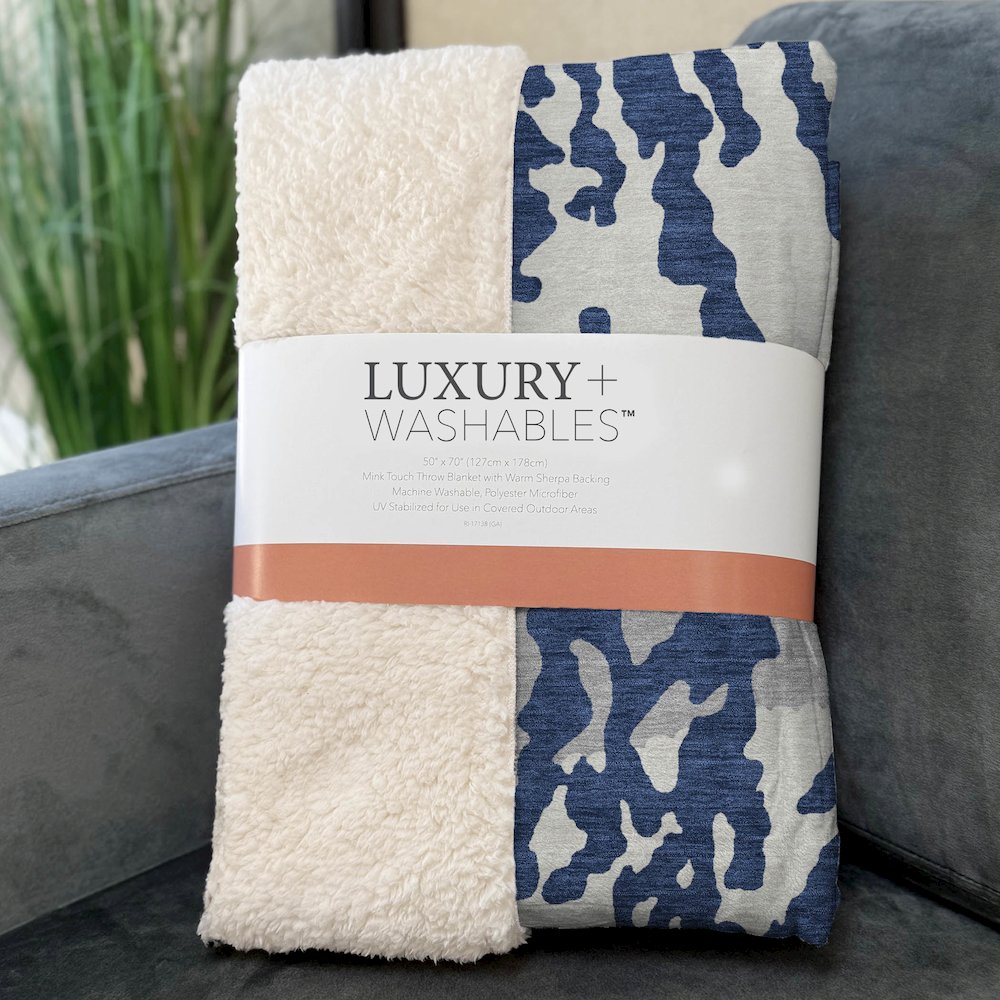 Premium Machine Washable ASB873 Navy 50" x 70" Sherpa Throw Blanket. Picture 3