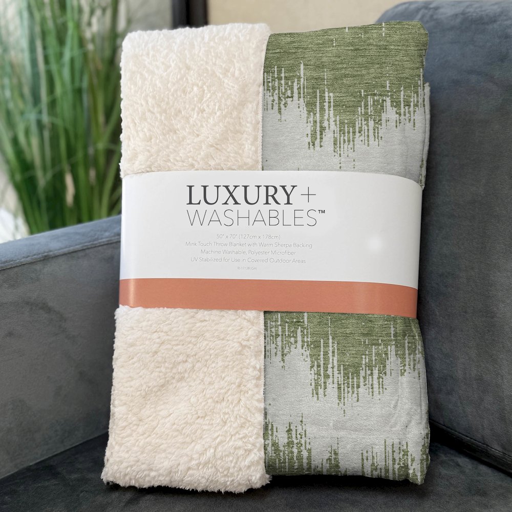 Premium Machine Washable ASB880 Green 50" x 70" Sherpa Throw Blanket. Picture 3