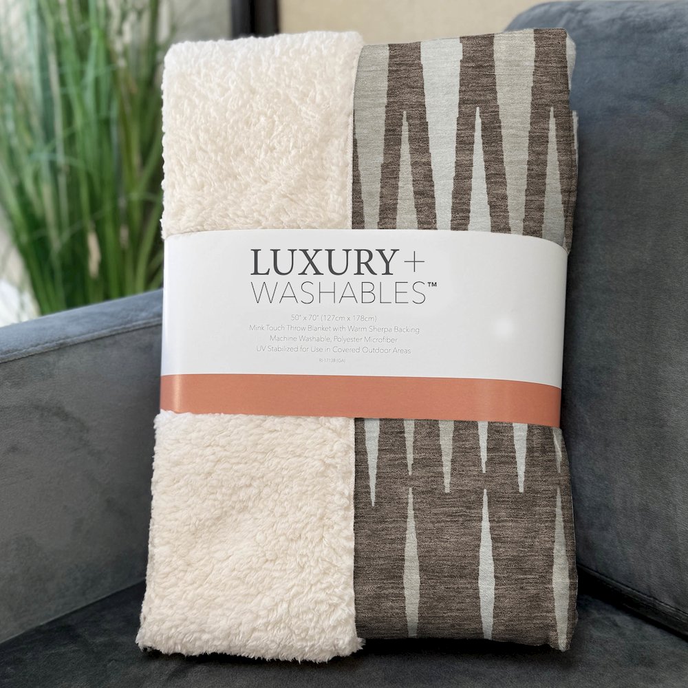 Premium Machine Washable ASB881 Brown 50" x 70" Sherpa Throw Blanket. Picture 3