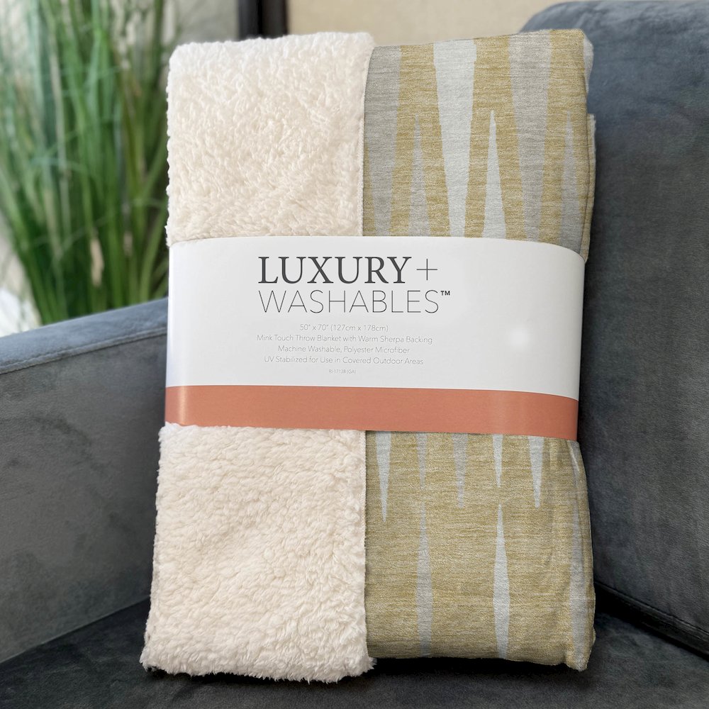 Premium Machine Washable ASB881 Gold 50" x 70" Sherpa Throw Blanket. Picture 3