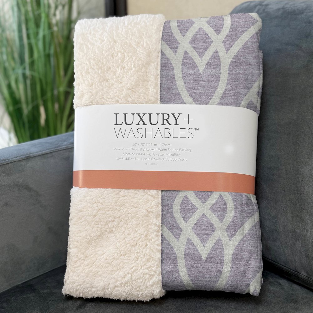 Premium Machine Washable ASB884 Lavender 50" x 70" Sherpa Throw Blanket. Picture 3
