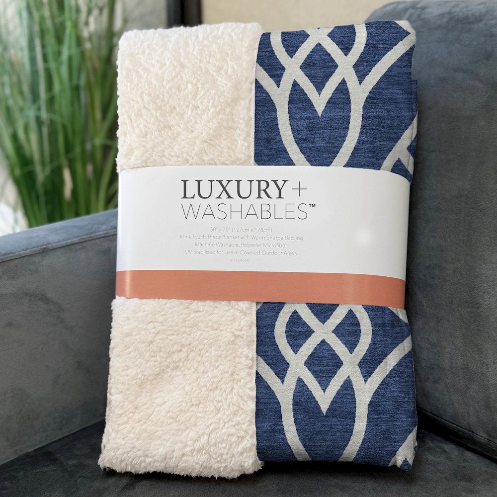 Premium Machine Washable ASB884 Navy 50" x 70" Sherpa Throw Blanket. Picture 3