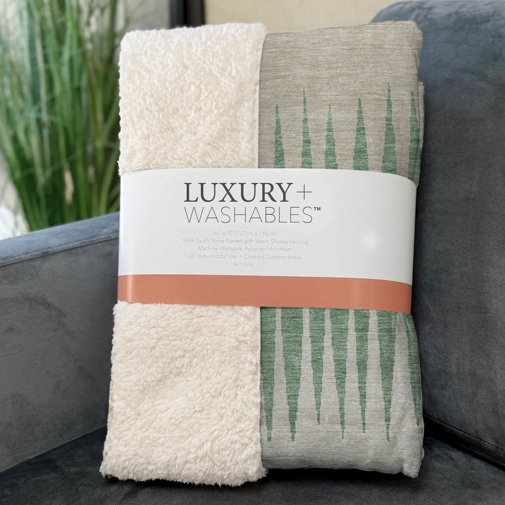 Premium Machine Washable ASB886 Sage 50" x 70" Sherpa Throw Blanket. Picture 3