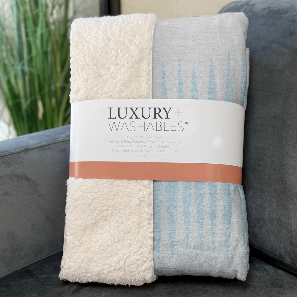 Premium Machine Washable ASB886 Sky 50" x 70" Sherpa Throw Blanket. Picture 3