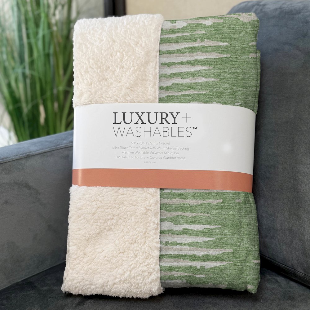 Premium Machine Washable ASB888 Green 50" x 70" Sherpa Throw Blanket. Picture 3