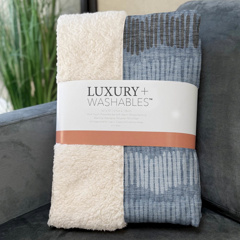 Premium Machine Washable ASB889 Blue 50" x 70" Sherpa Throw Blanket. Picture 3