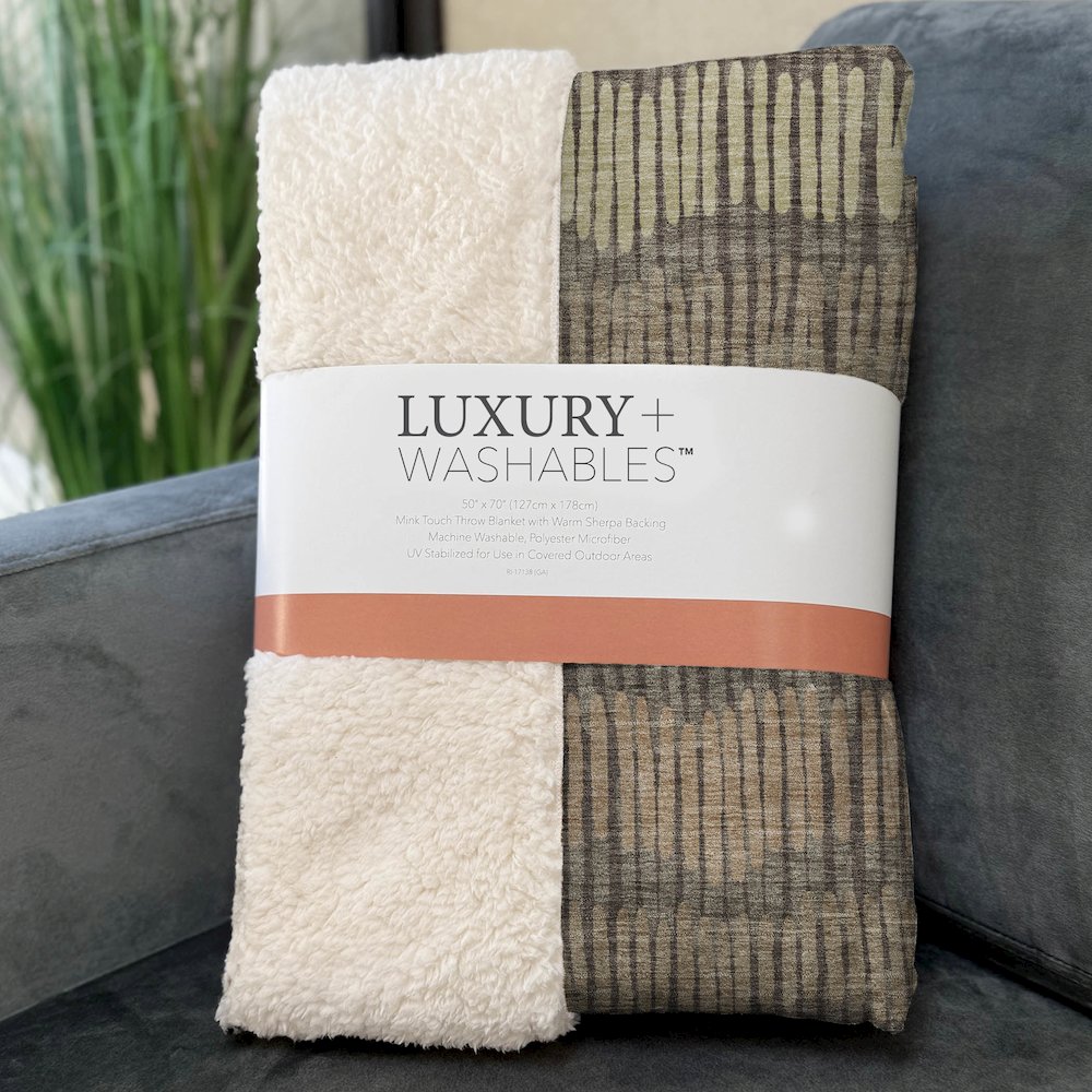 Premium Machine Washable ASB889 Brown 50" x 70" Sherpa Throw Blanket. Picture 3