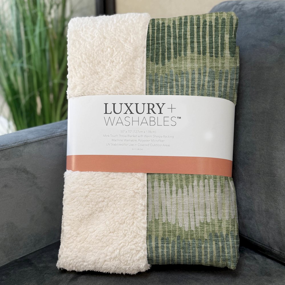 Premium Machine Washable ASB889 Green 50" x 70" Sherpa Throw Blanket. Picture 3