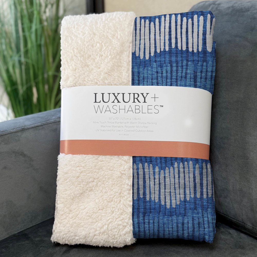 Premium Machine Washable ASB889 Navy 50" x 70" Sherpa Throw Blanket. Picture 3