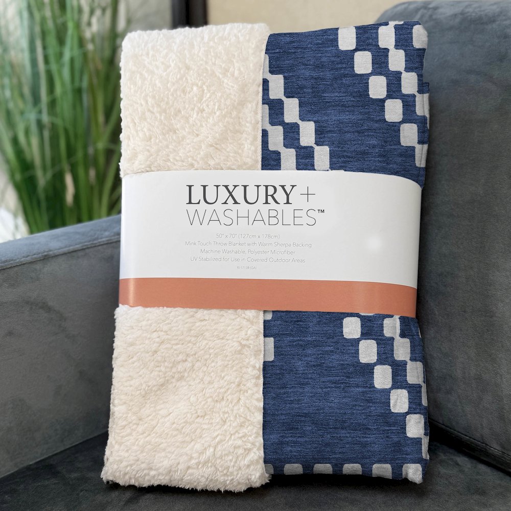 Premium Machine Washable ASB891 Navy 50" x 70" Sherpa Throw Blanket. Picture 3