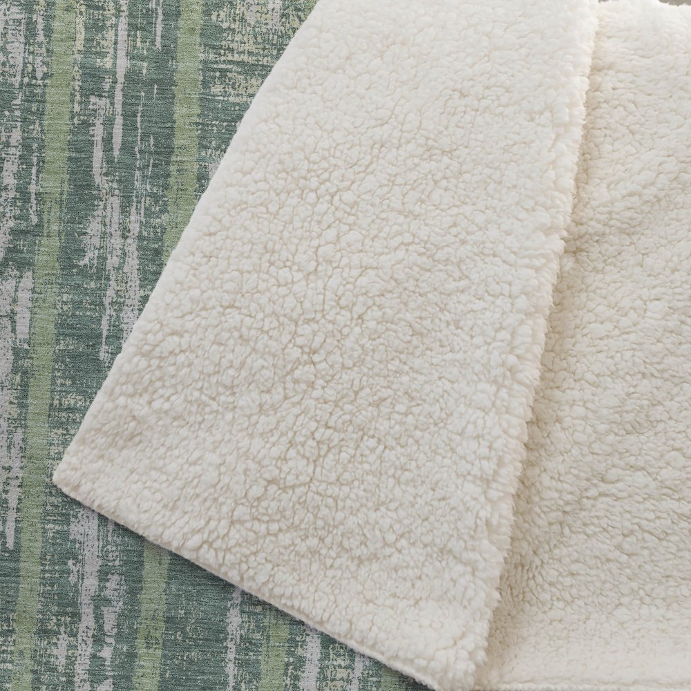 Premium Machine Washable ASB892 Green 50" x 70" Sherpa Throw Blanket. Picture 2
