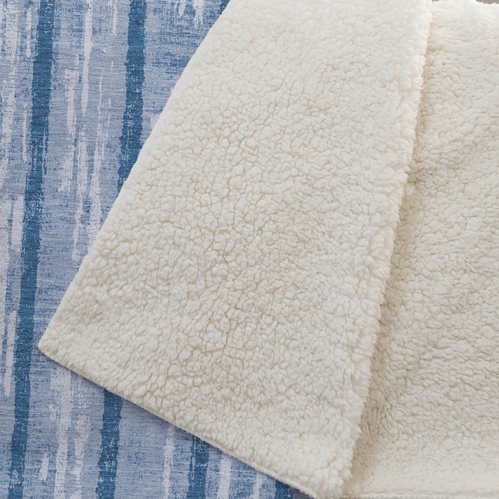 Premium Machine Washable ASB892 Navy 50" x 70" Sherpa Throw Blanket. Picture 2
