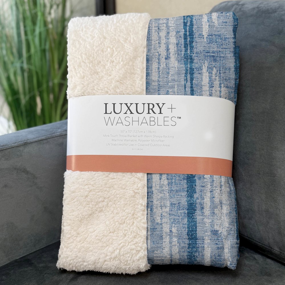 Premium Machine Washable ASB892 Navy 50" x 70" Sherpa Throw Blanket. Picture 3