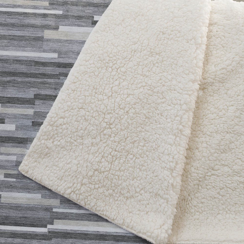 Premium Machine Washable ASB894 Gray 50" x 70" Sherpa Throw Blanket. Picture 2