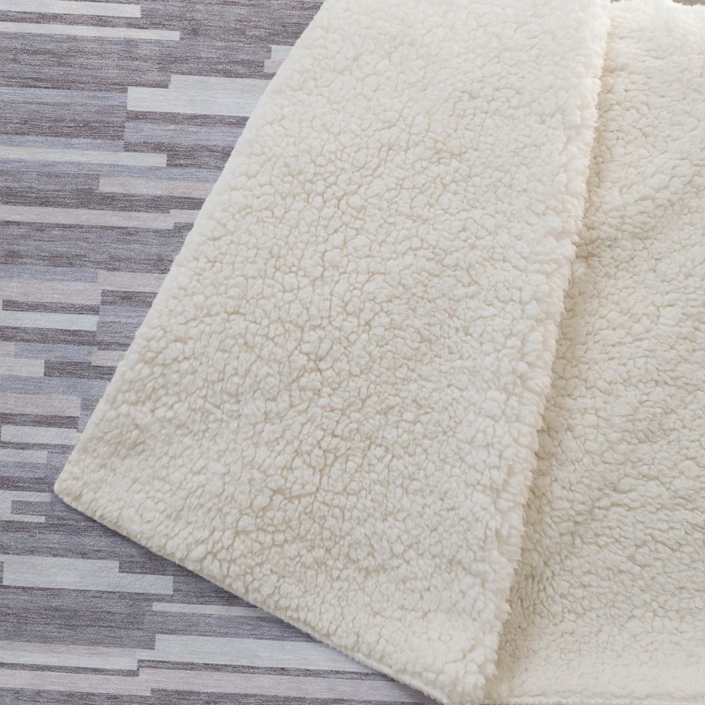 Premium Machine Washable ASB894 Lavender 50" x 70" Sherpa Throw Blanket. Picture 2