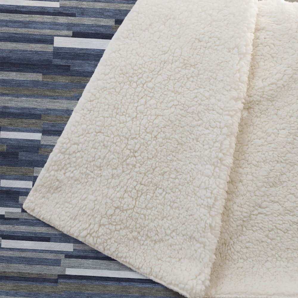 Premium Machine Washable ASB894 Navy 50" x 70" Sherpa Throw Blanket. Picture 2