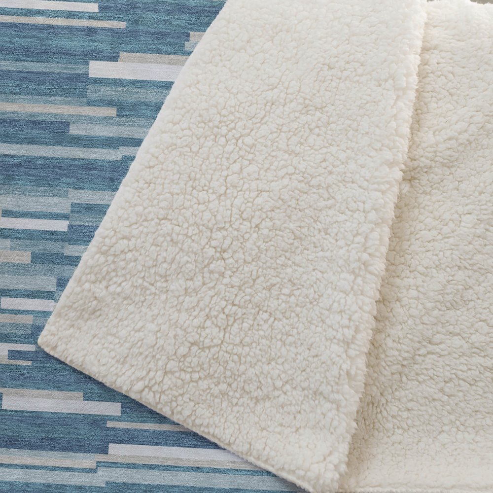 Premium Machine Washable ASB894 Teal 50" x 70" Sherpa Throw Blanket. Picture 2