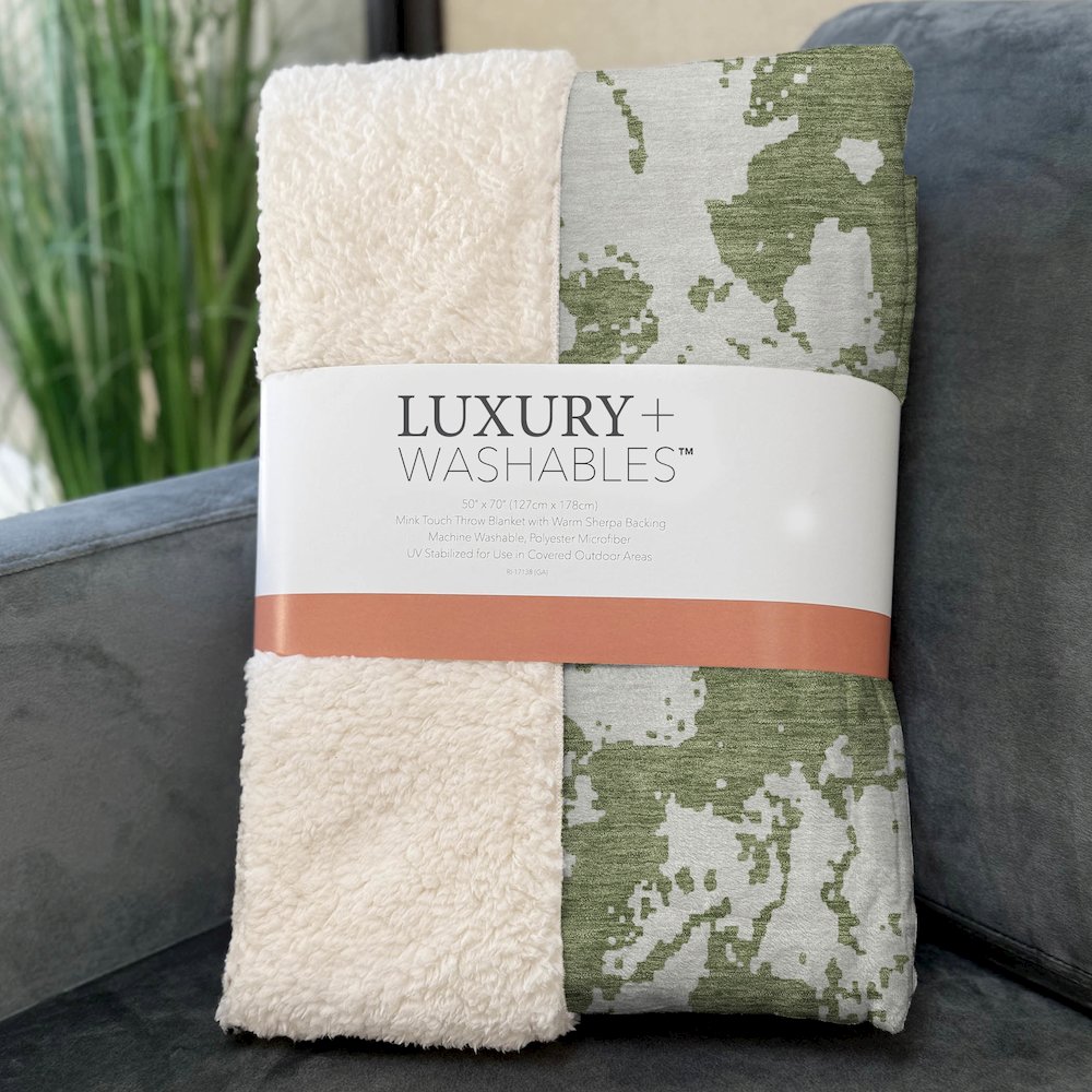 Premium Machine Washable ASB897 Green 50" x 70" Sherpa Throw Blanket. Picture 3