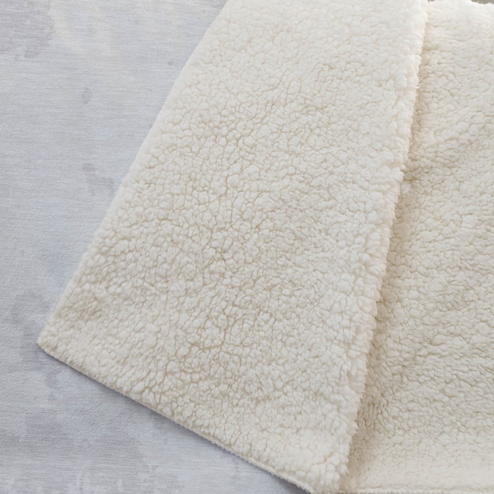 Premium Machine Washable ASB897 Ivory 50" x 70" Sherpa Throw Blanket. Picture 2