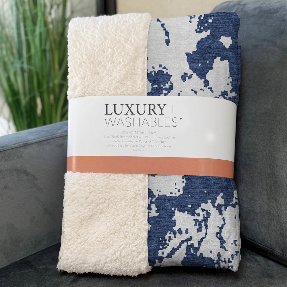 Premium Machine Washable ASB897 Navy 50" x 70" Sherpa Throw Blanket. Picture 3