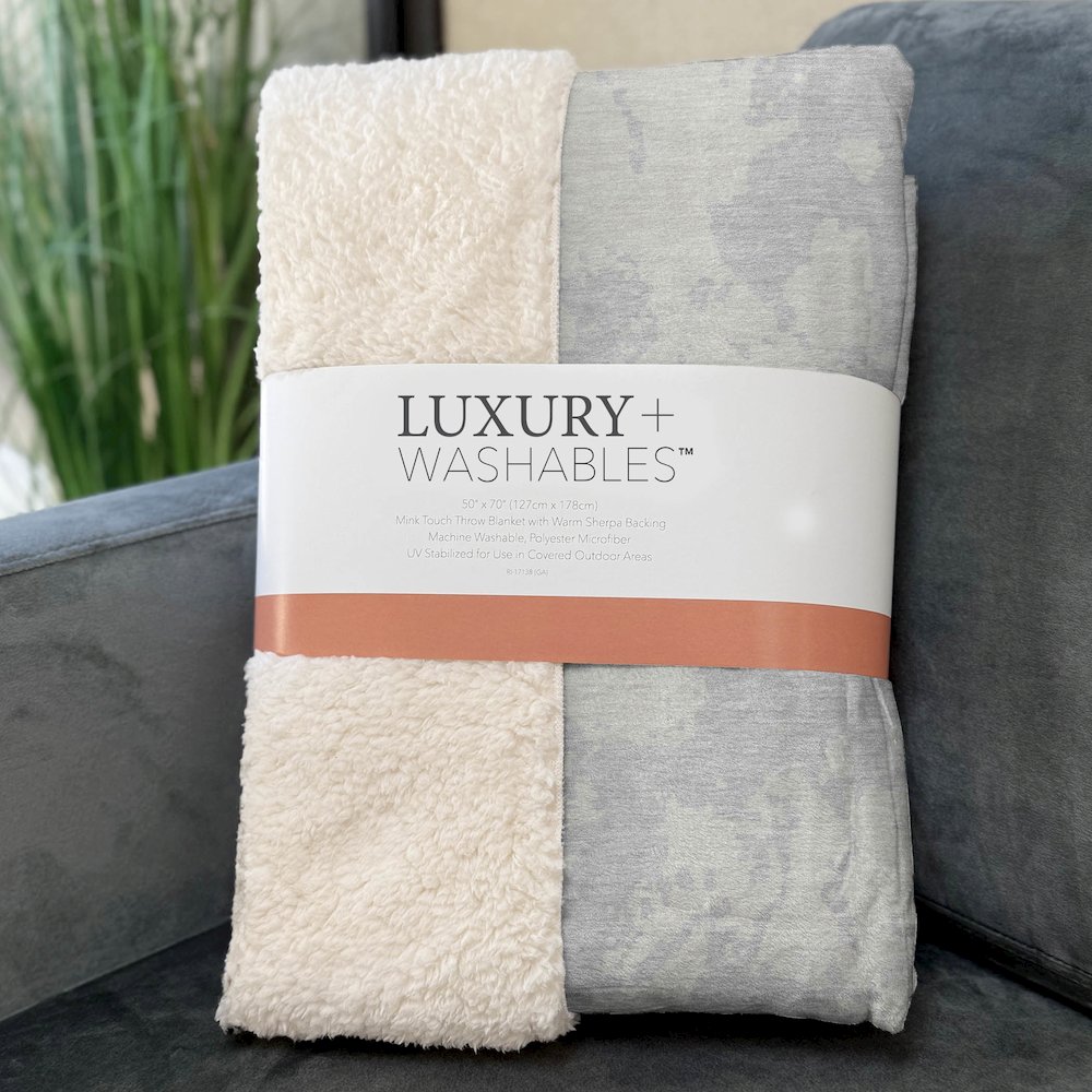 Premium Machine Washable ASB897 Silver 50" x 70" Sherpa Throw Blanket. Picture 3