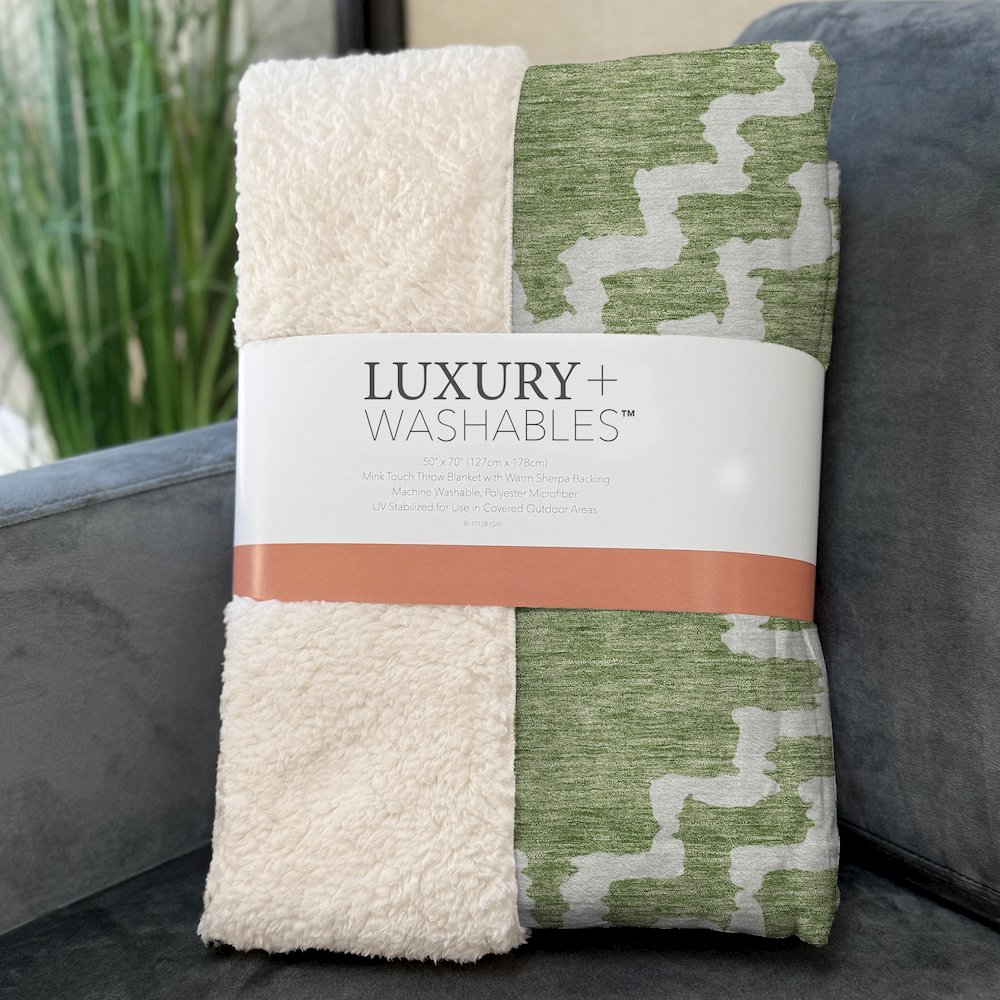 Premium Machine Washable ASB902 Aloe 50" x 70" Sherpa Throw Blanket. Picture 3