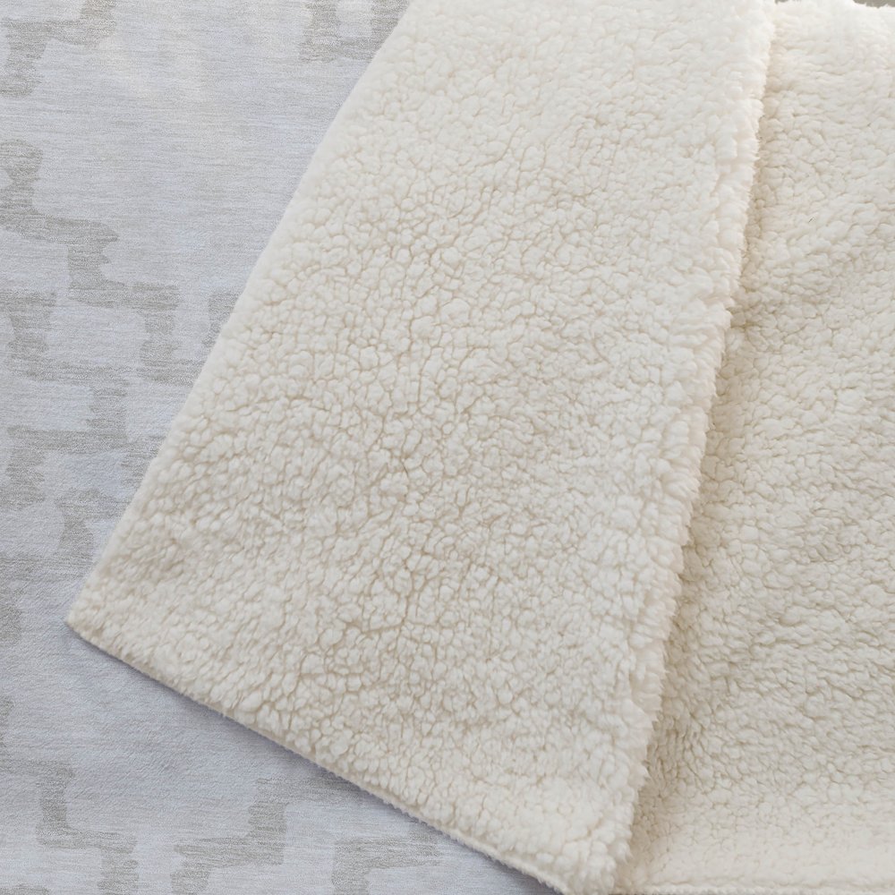 Premium Machine Washable ASB902 Ivory 50" x 70" Sherpa Throw Blanket. Picture 2