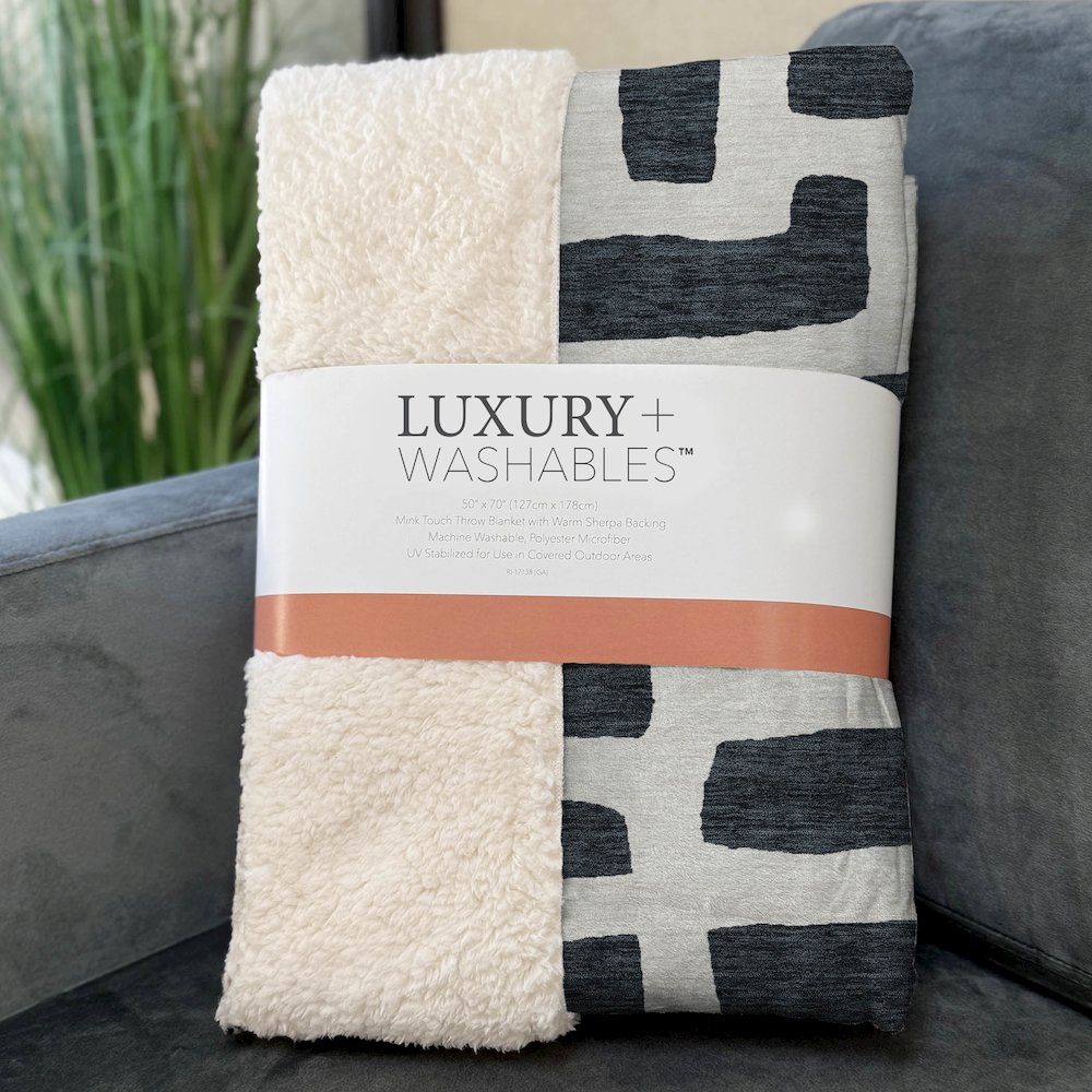 Premium Machine Washable ASB903 Black 50" x 70" Sherpa Throw Blanket. Picture 3