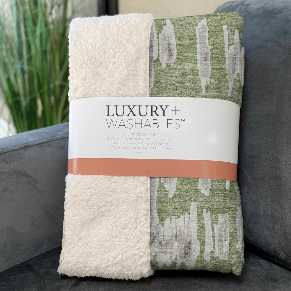 Premium Machine Washable ASB905 Green 50" x 70" Sherpa Throw Blanket. Picture 3