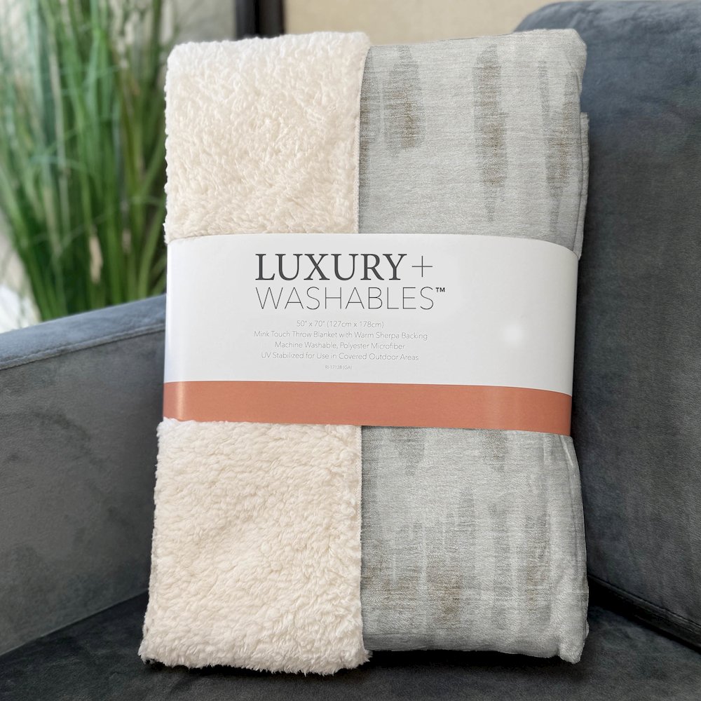 Premium Machine Washable ASB905 Ivory 50" x 70" Sherpa Throw Blanket. Picture 3
