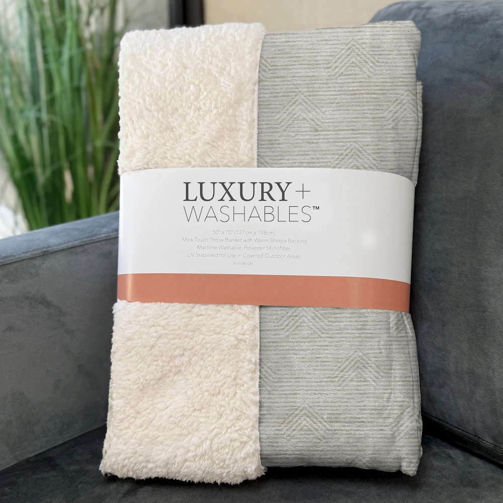 Premium Machine Washable ASB910 Ivory 50" x 70" Sherpa Throw Blanket. Picture 3