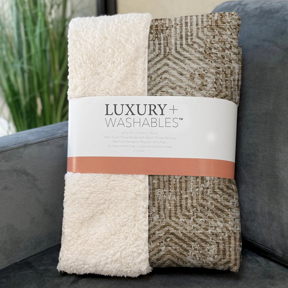 Premium Machine Washable ASB912 Mocha 50" x 70" Sherpa Throw Blanket. Picture 3