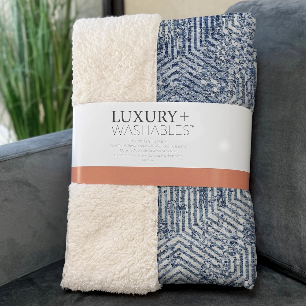Premium Machine Washable ASB912 Navy 50" x 70" Sherpa Throw Blanket. Picture 3