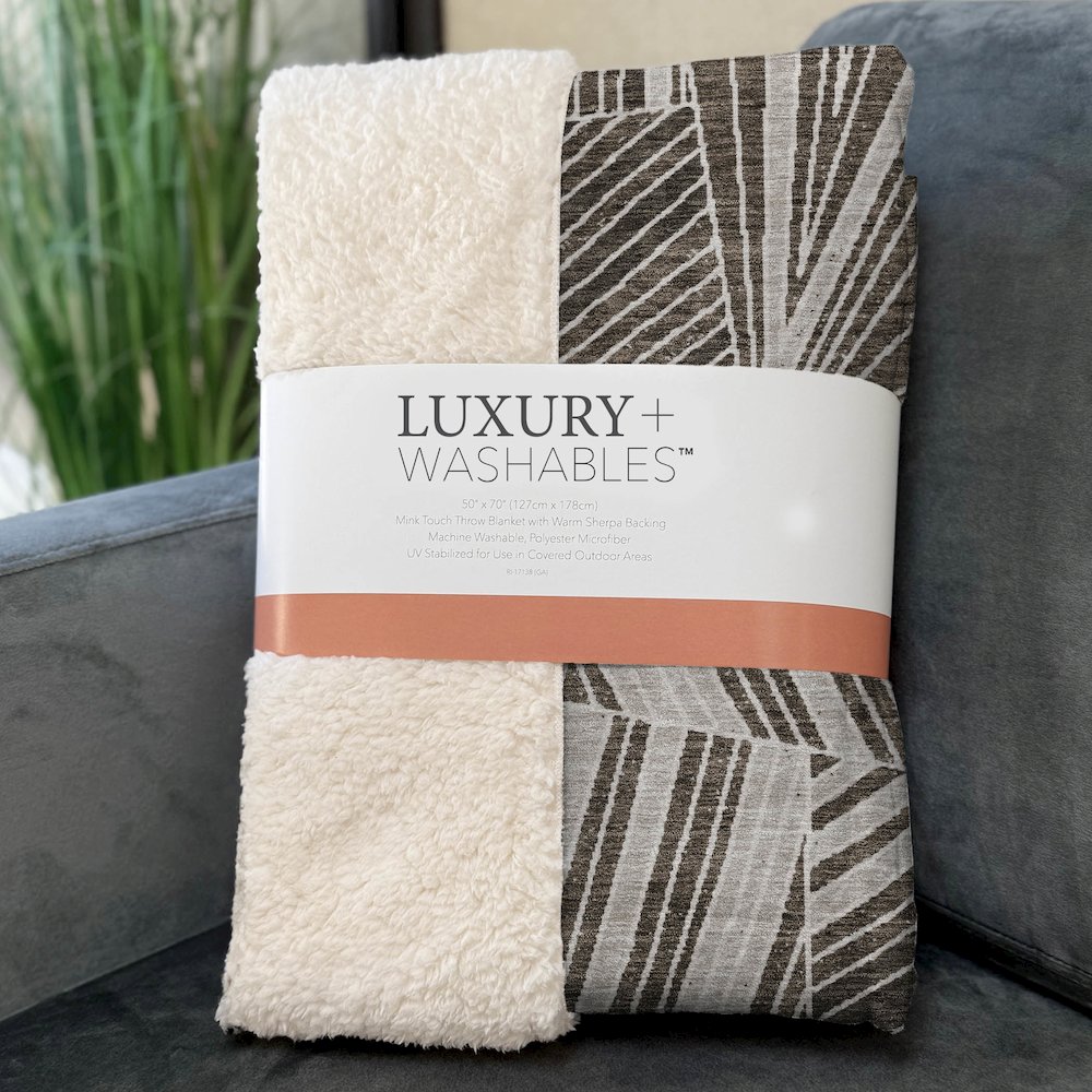 Premium Machine Washable ASB915 Brown 50" x 70" Sherpa Throw Blanket. Picture 3