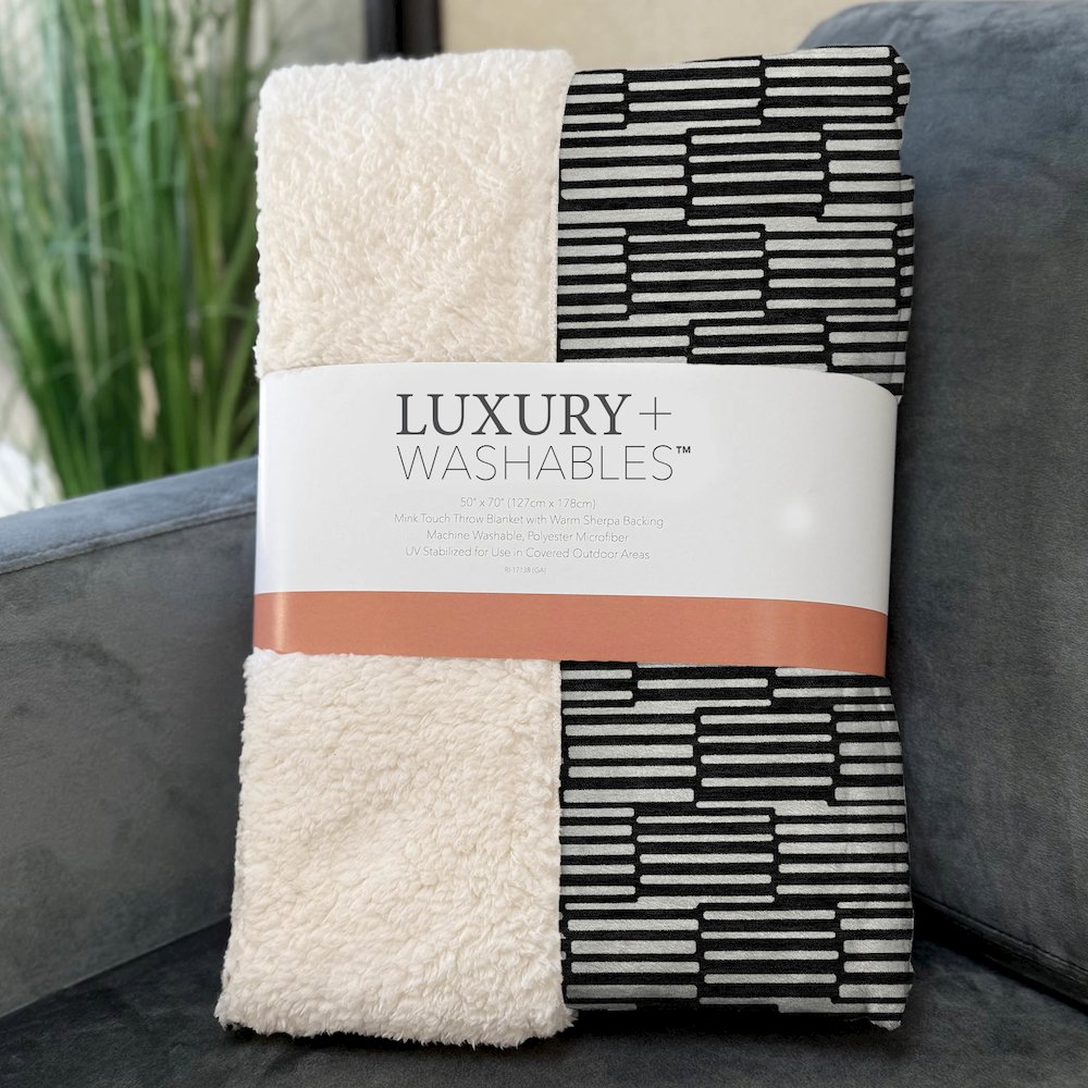Premium Machine Washable ASB918 Black 50" x 70" Sherpa Throw Blanket. Picture 3