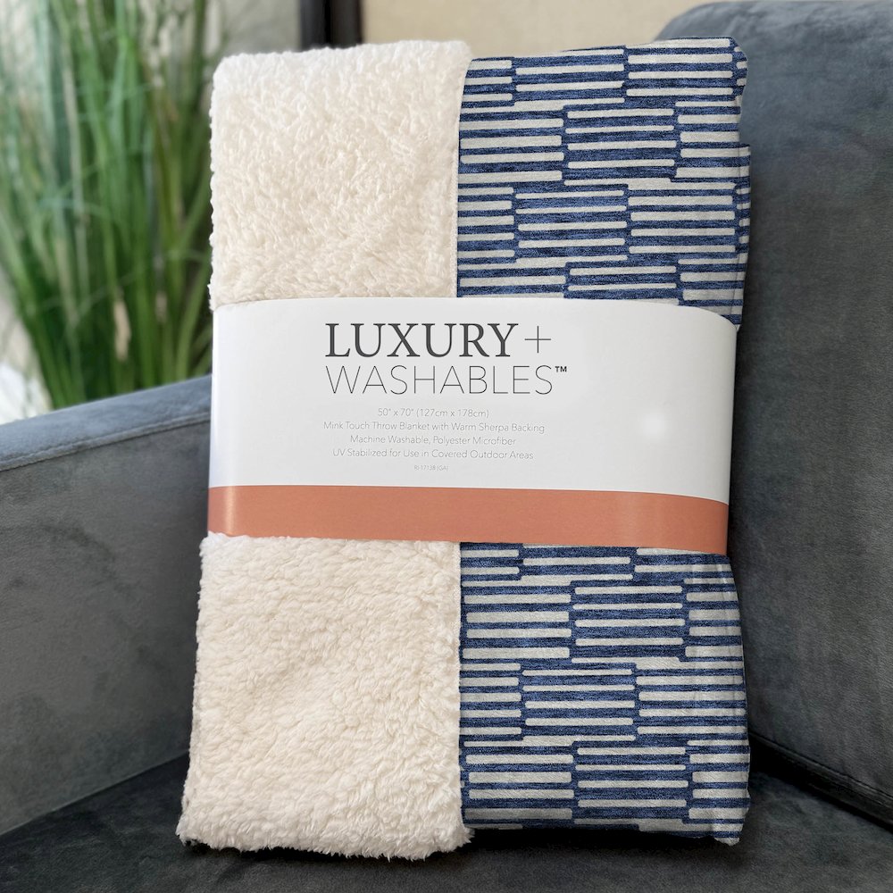 Premium Machine Washable ASB918 Navy 50" x 70" Sherpa Throw Blanket. Picture 3
