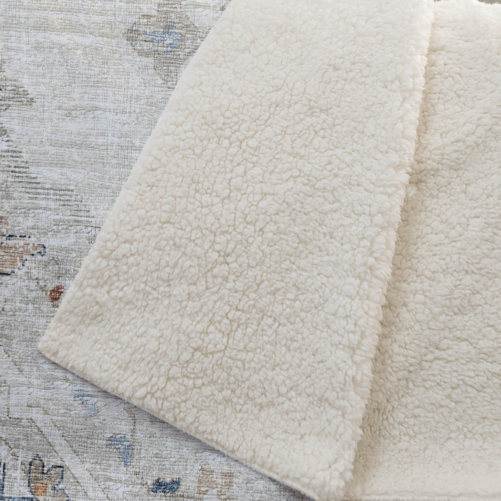 Premium Machine Washable ASB91 Linen 50" x 70" Sherpa Throw Blanket. Picture 2