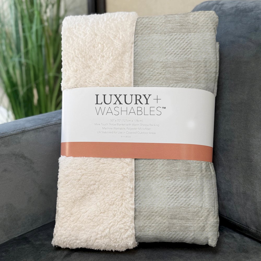 Premium Machine Washable ASB924 Ivory 50" x 70" Sherpa Throw Blanket. Picture 3