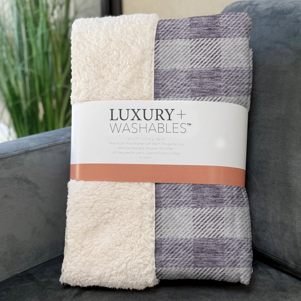 Premium Machine Washable ASB924 Lavender 50" x 70" Sherpa Throw Blanket. Picture 3