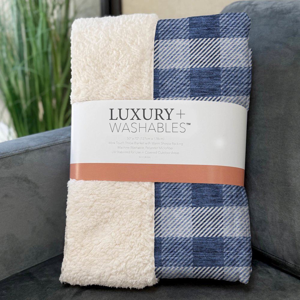 Premium Machine Washable ASB924 Navy 50" x 70" Sherpa Throw Blanket. Picture 3