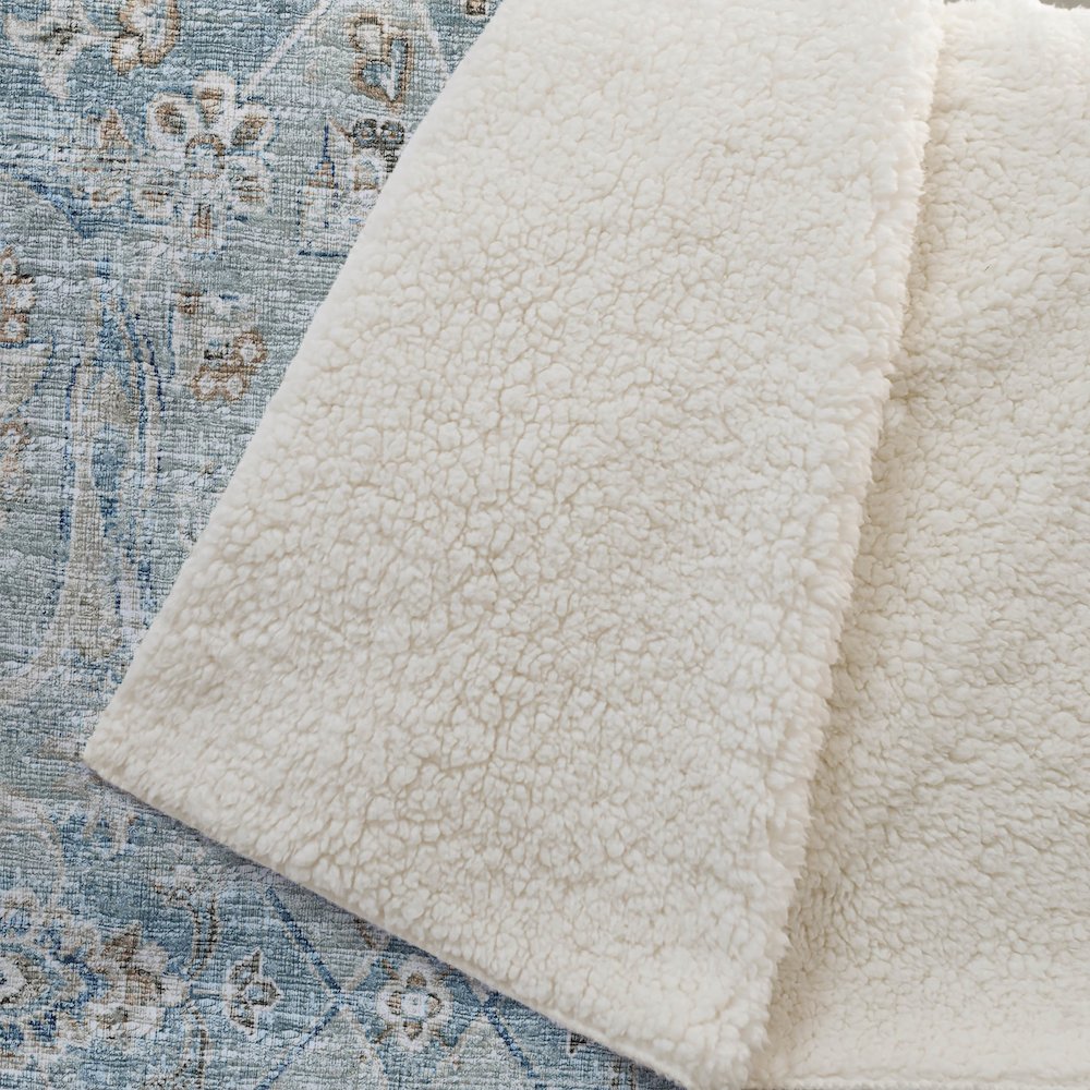 Premium Machine Washable ASB95 Peacock 50" x 70" Sherpa Throw Blanket. Picture 2