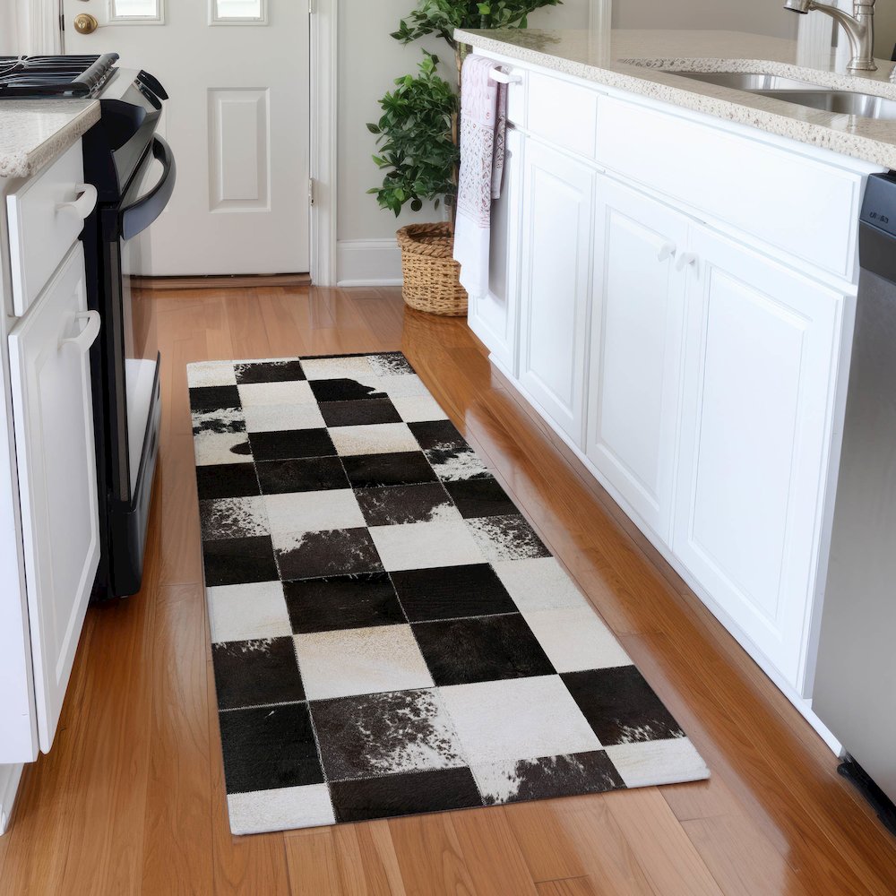 Luxury Washable Indoor/Outdoor Bozeman Black 2'3" x 7'6" Runner Rug. Picture 5