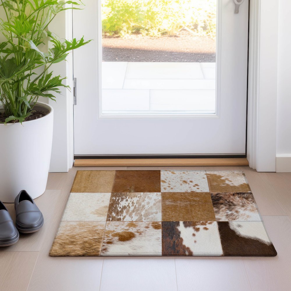 Luxury Washable Indoor/Outdoor Bozeman Brown 1'8" x 2'6" Rug. Picture 5